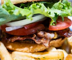  Burger with bacon